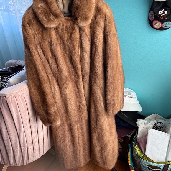 real fur coat caramel color size Small or a smaller Medium - Picture 5 of 5